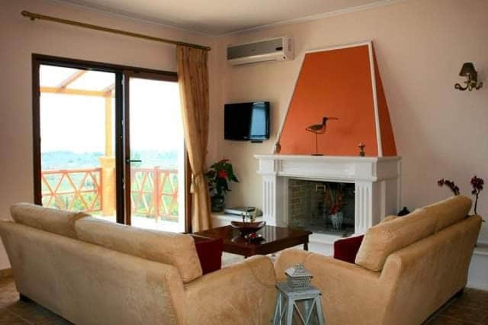 Villa Clairy Mouzákion Екстериор снимка